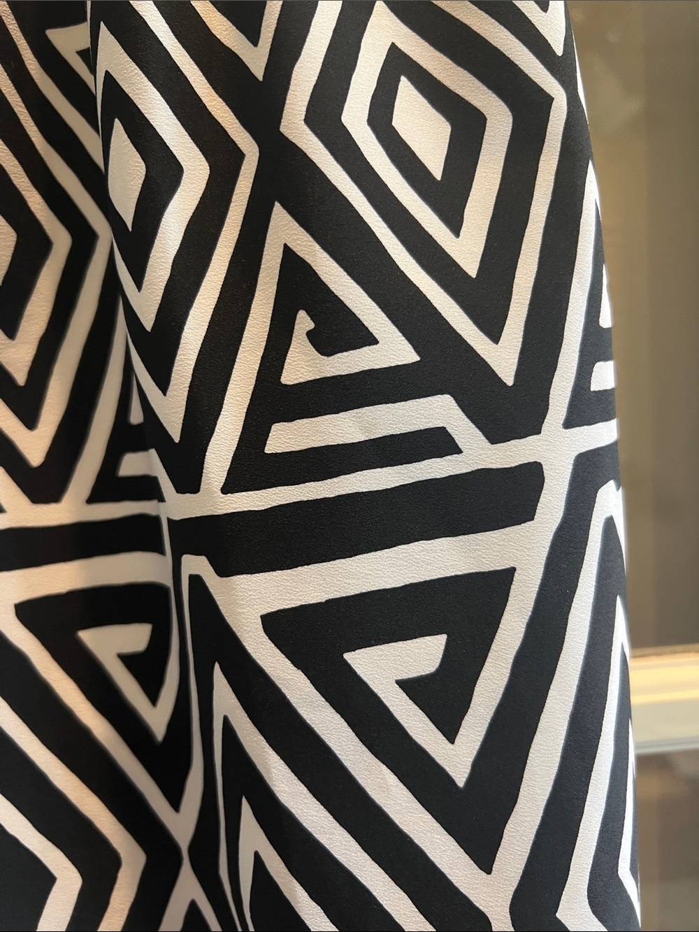 White House Black Market Black & White Geometric Skater Skirt Size Medium - Picture 3 of 7